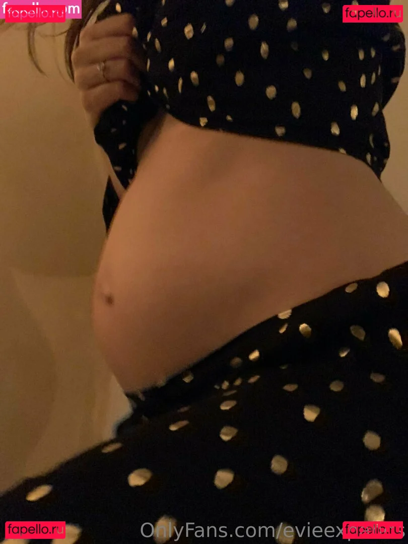 evieexpands Onlyfans Photo Gallery 