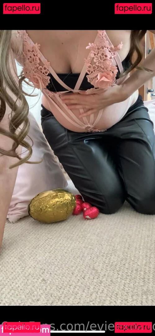 evieexpands Onlyfans Photo Gallery 