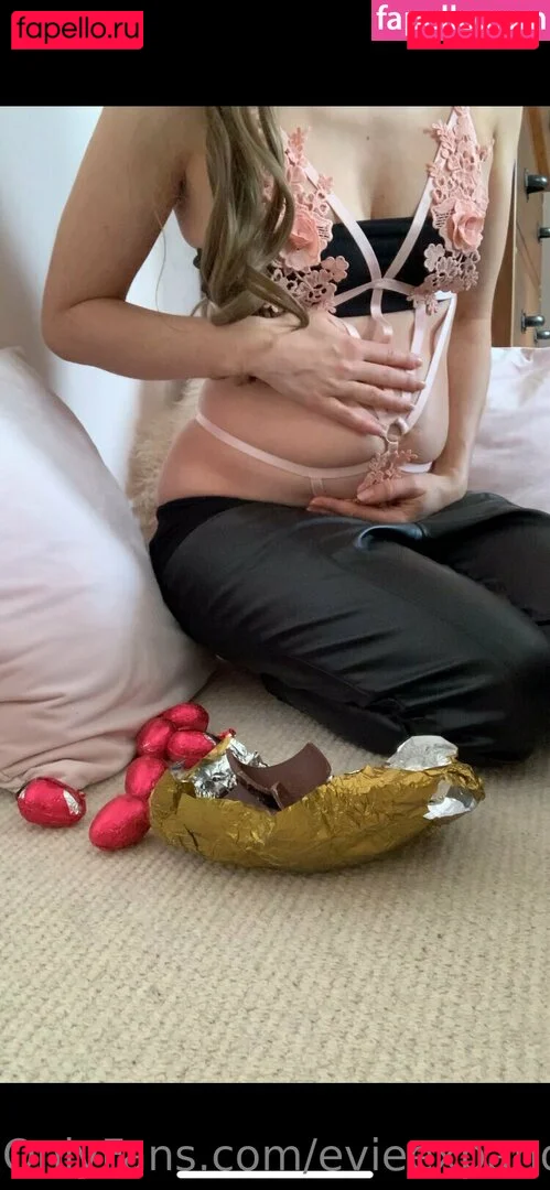 evieexpands Onlyfans Photo Gallery 