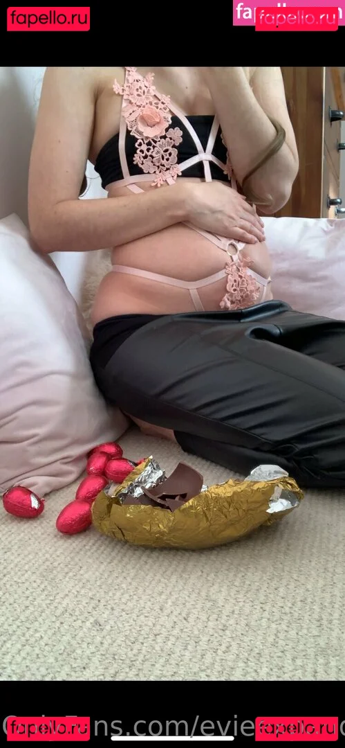 evieexpands Onlyfans Photo Gallery 