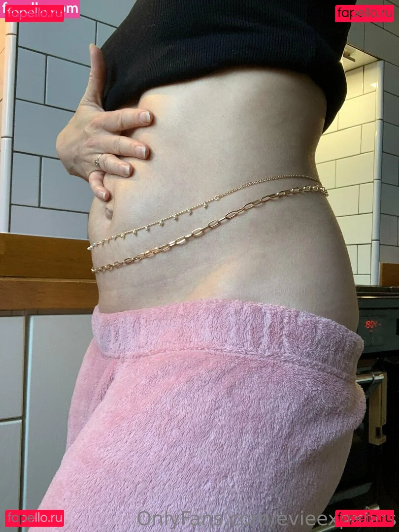 evieexpands Onlyfans Photo Gallery 