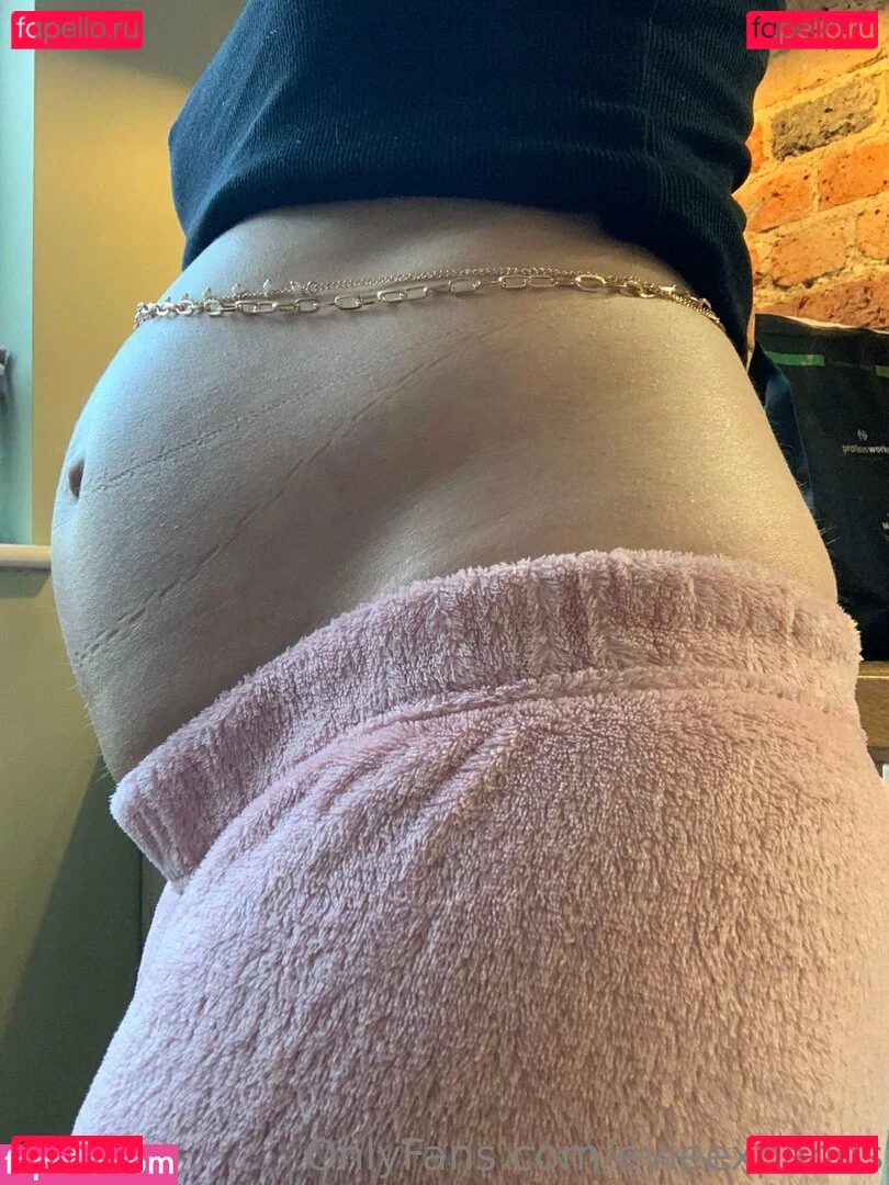 evieexpands Onlyfans Photo Gallery 