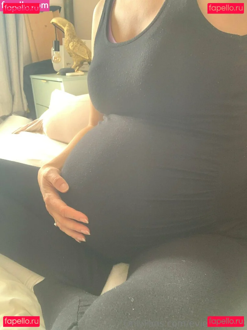 evieexpands Onlyfans Photo Gallery 