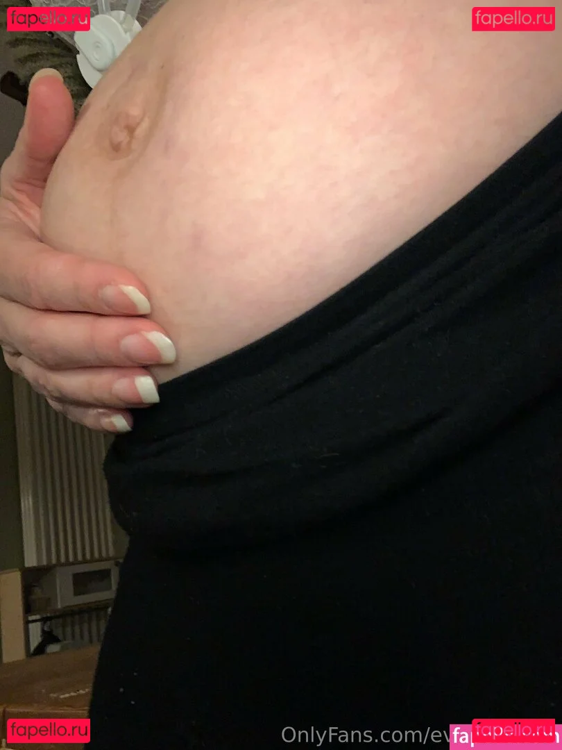 evieexpands Onlyfans Photo Gallery 
