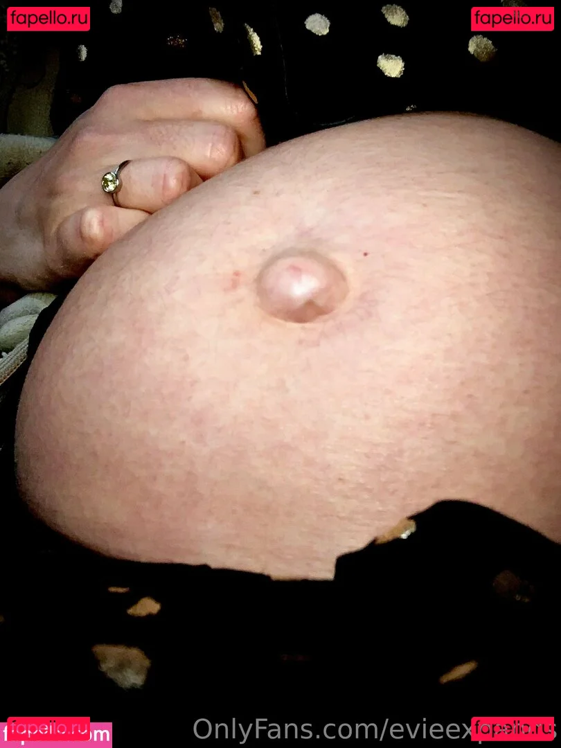 evieexpands Onlyfans Photo Gallery 