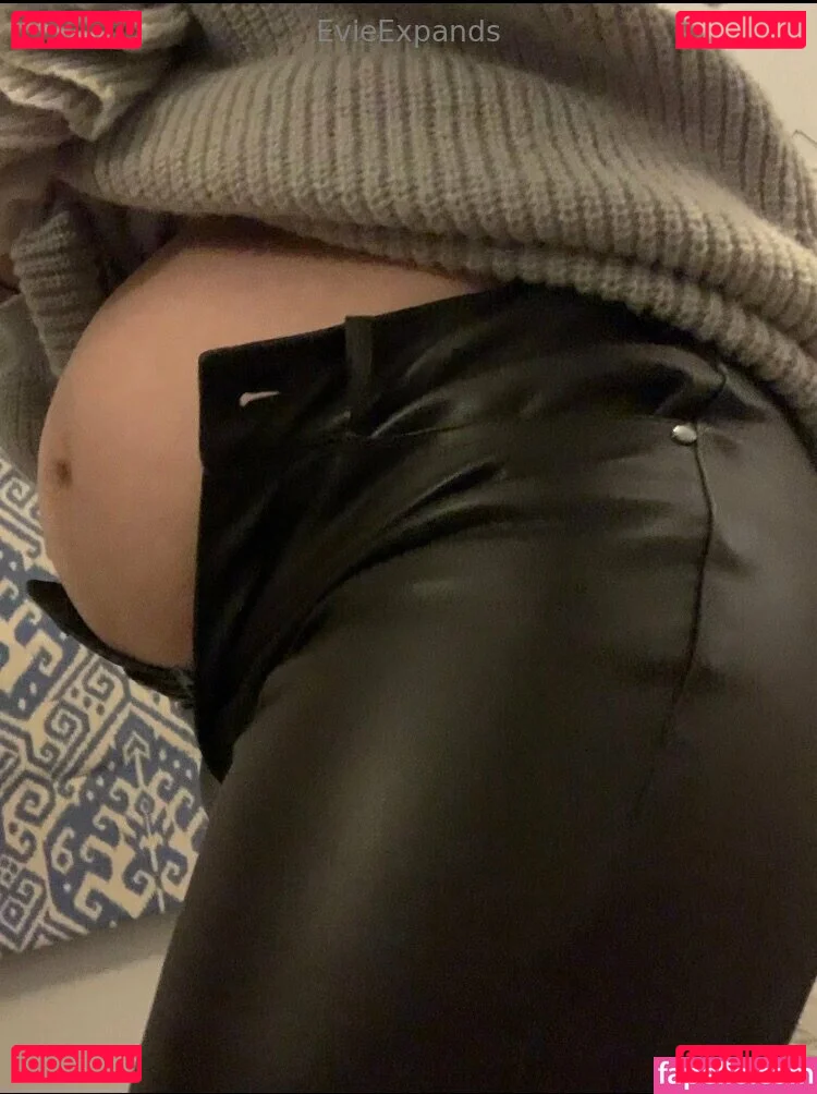 evieexpands Onlyfans Photo Gallery 