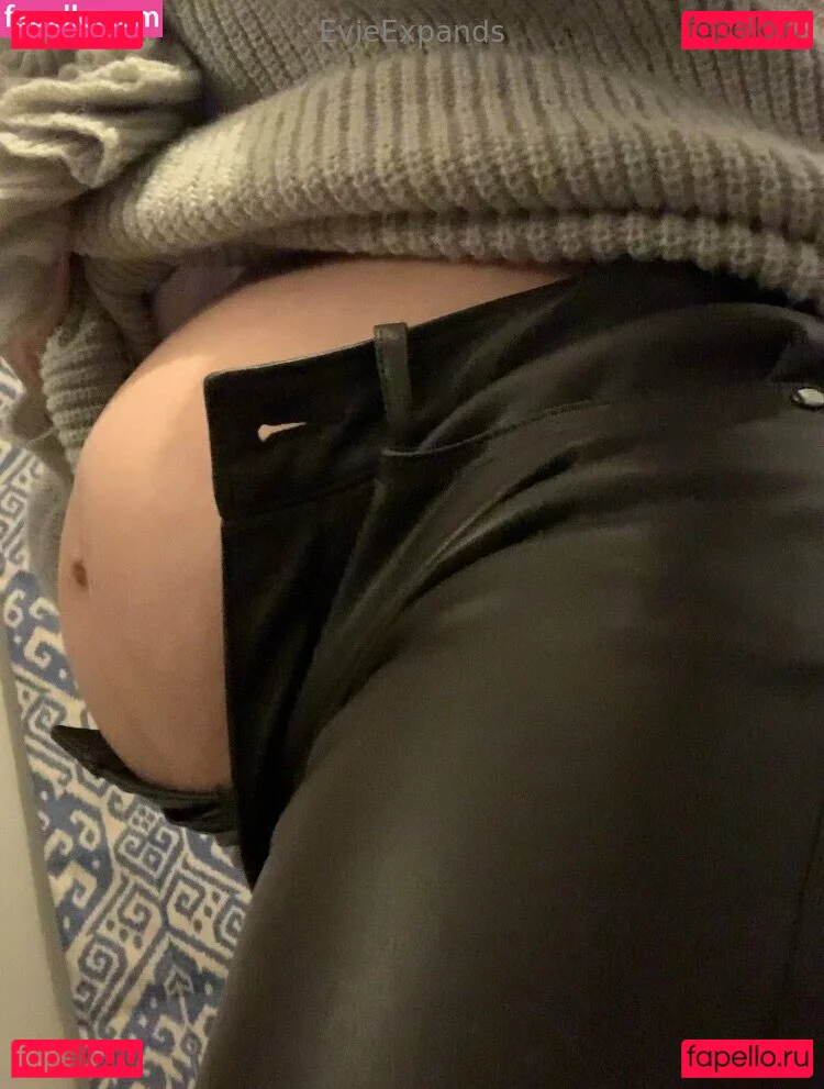 evieexpands Onlyfans Photo Gallery 