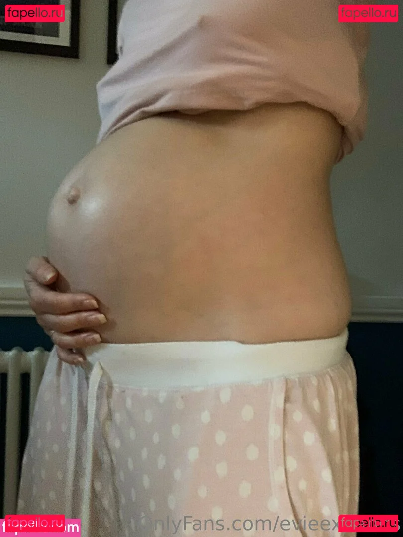 evieexpands Onlyfans Photo Gallery 