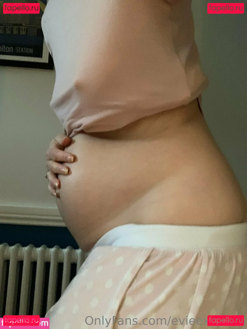 evieexpands Onlyfans Photo Gallery 