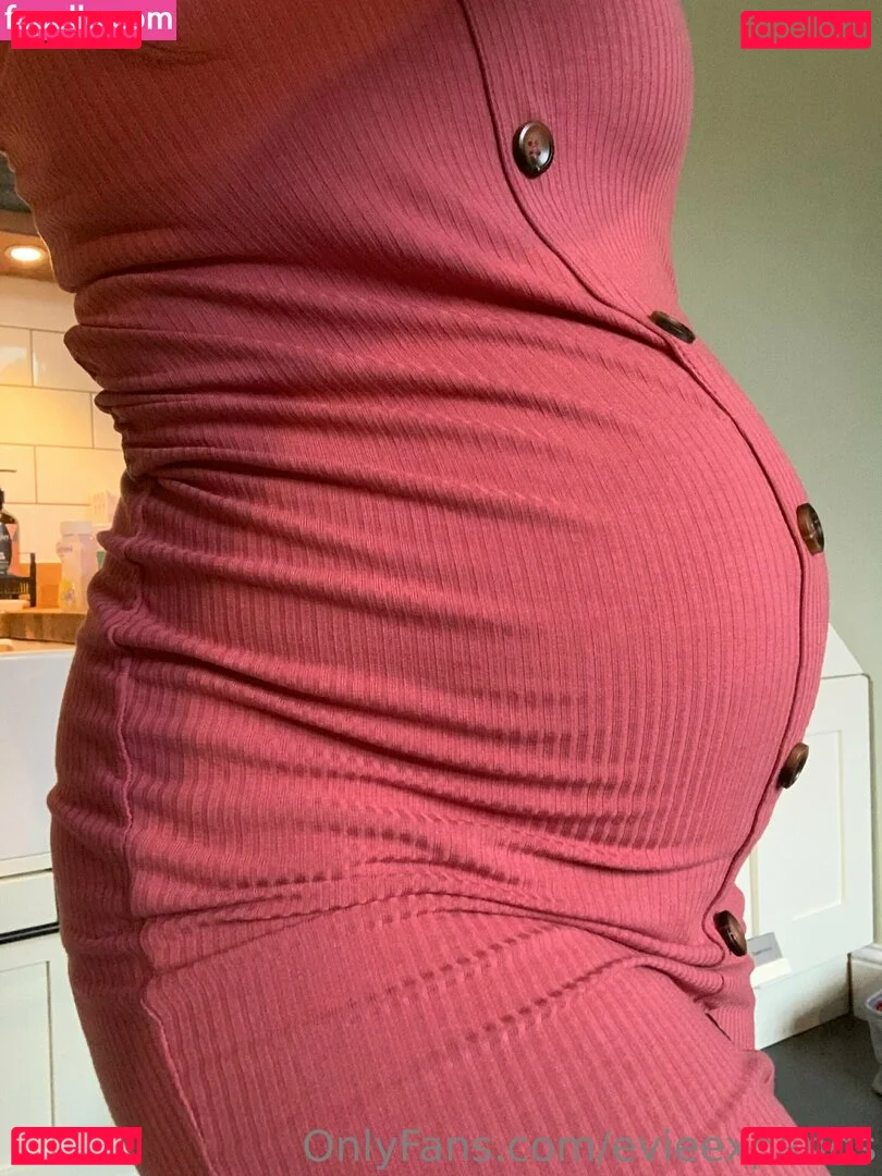 evieexpands Onlyfans Photo Gallery 