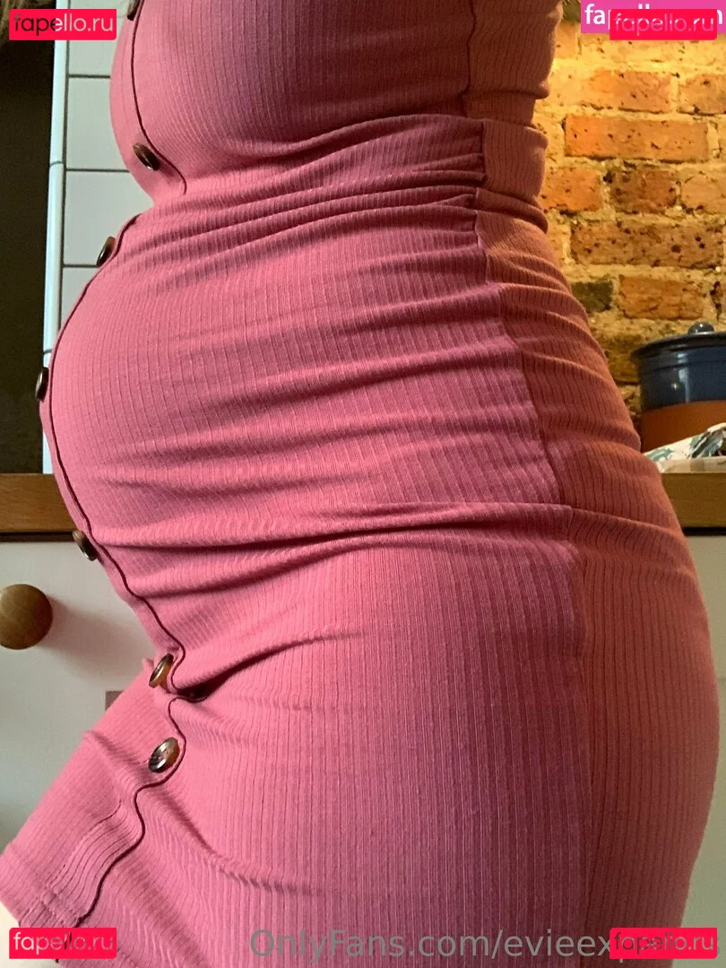 evieexpands Onlyfans Photo Gallery 