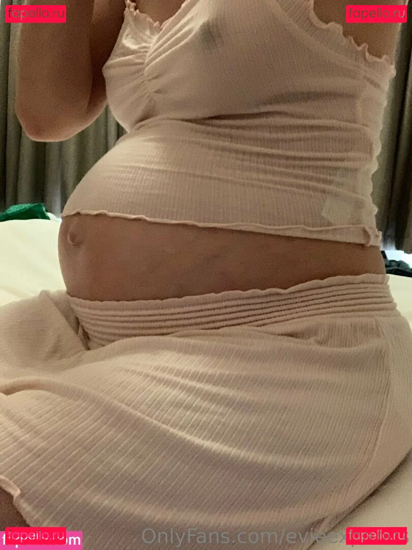 evieexpands Onlyfans Photo Gallery 