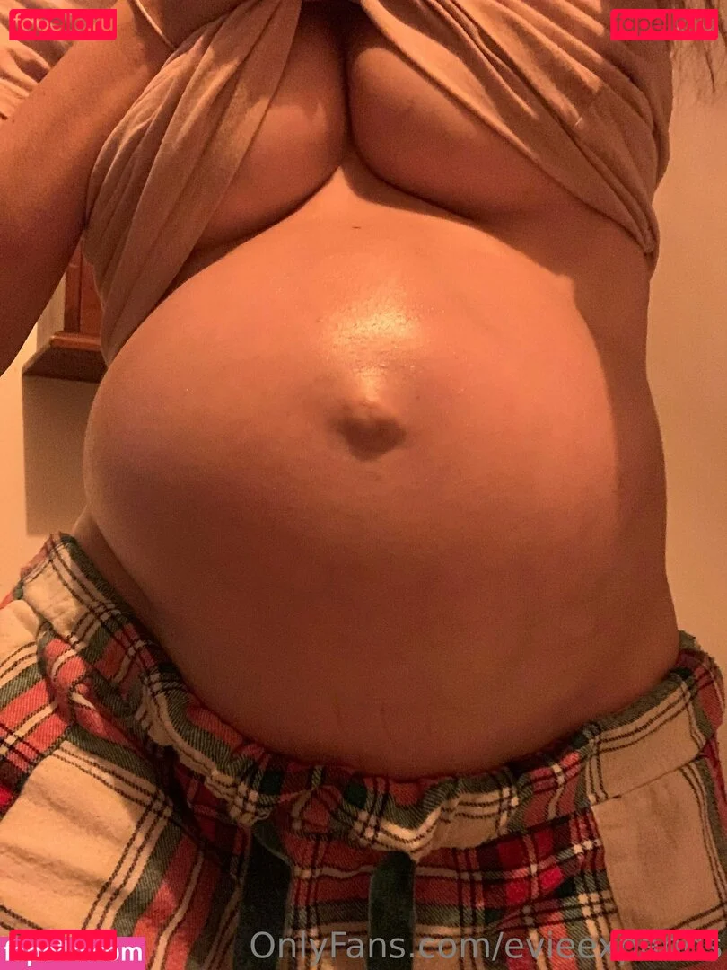 evieexpands Onlyfans Photo Gallery 
