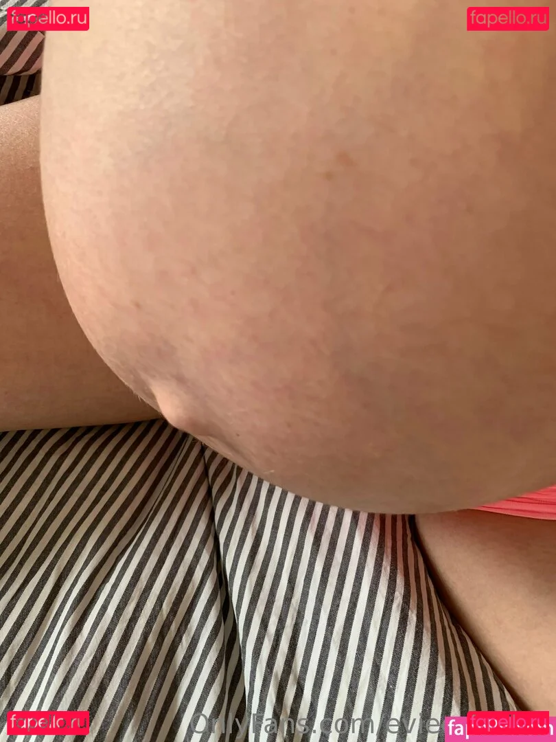 evieexpands Onlyfans Photo Gallery 