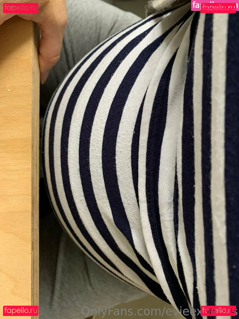 evieexpands Onlyfans Photo Gallery 