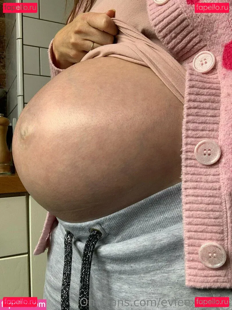 evieexpands Onlyfans Photo Gallery 