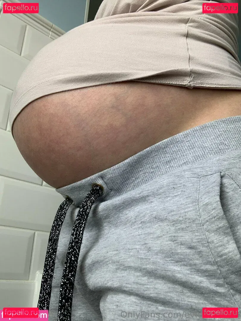 evieexpands Onlyfans Photo Gallery 