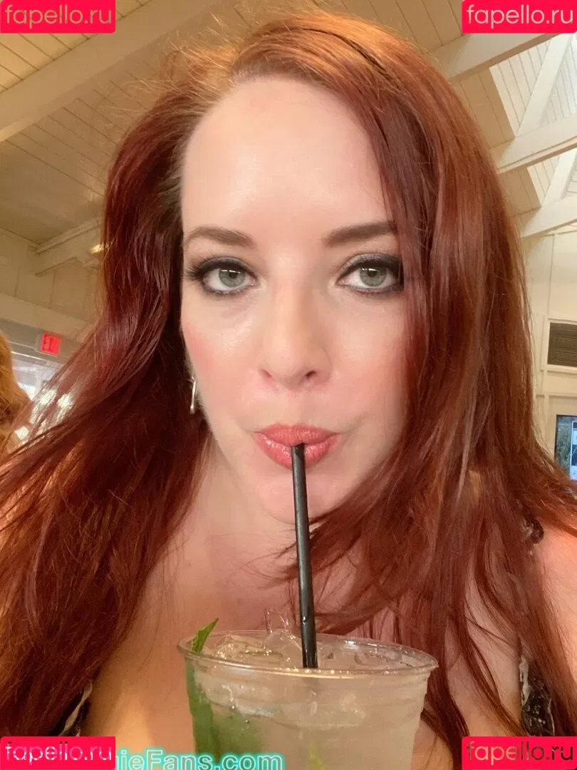 Maggie Green Onlyfans Photo Gallery 