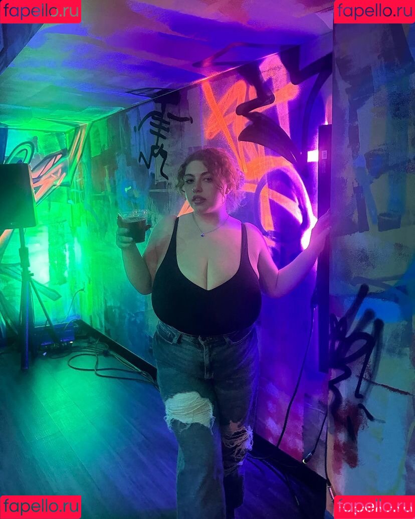 Sophia A Onlyfans Photo Gallery 