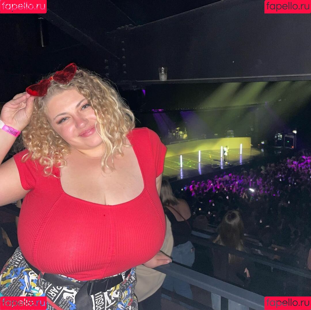 Sophia A Onlyfans Photo Gallery 