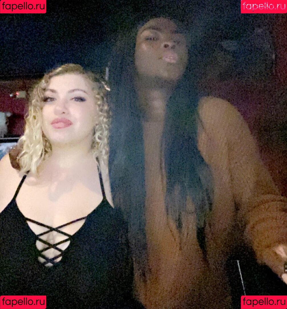 Sophia A Onlyfans Photo Gallery 