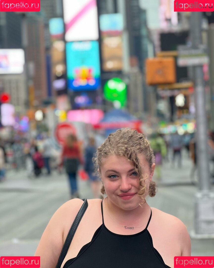 Sophia A Onlyfans Photo Gallery 