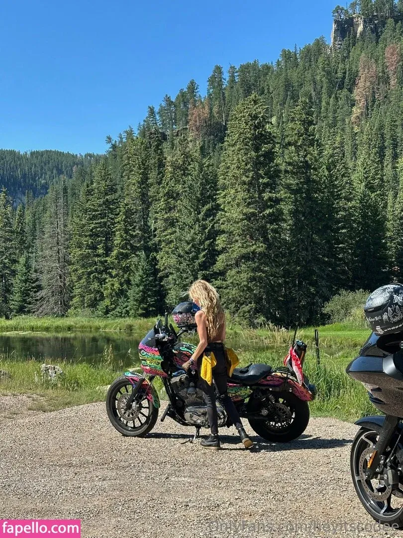 heyitscodee Onlyfans Photo Gallery 