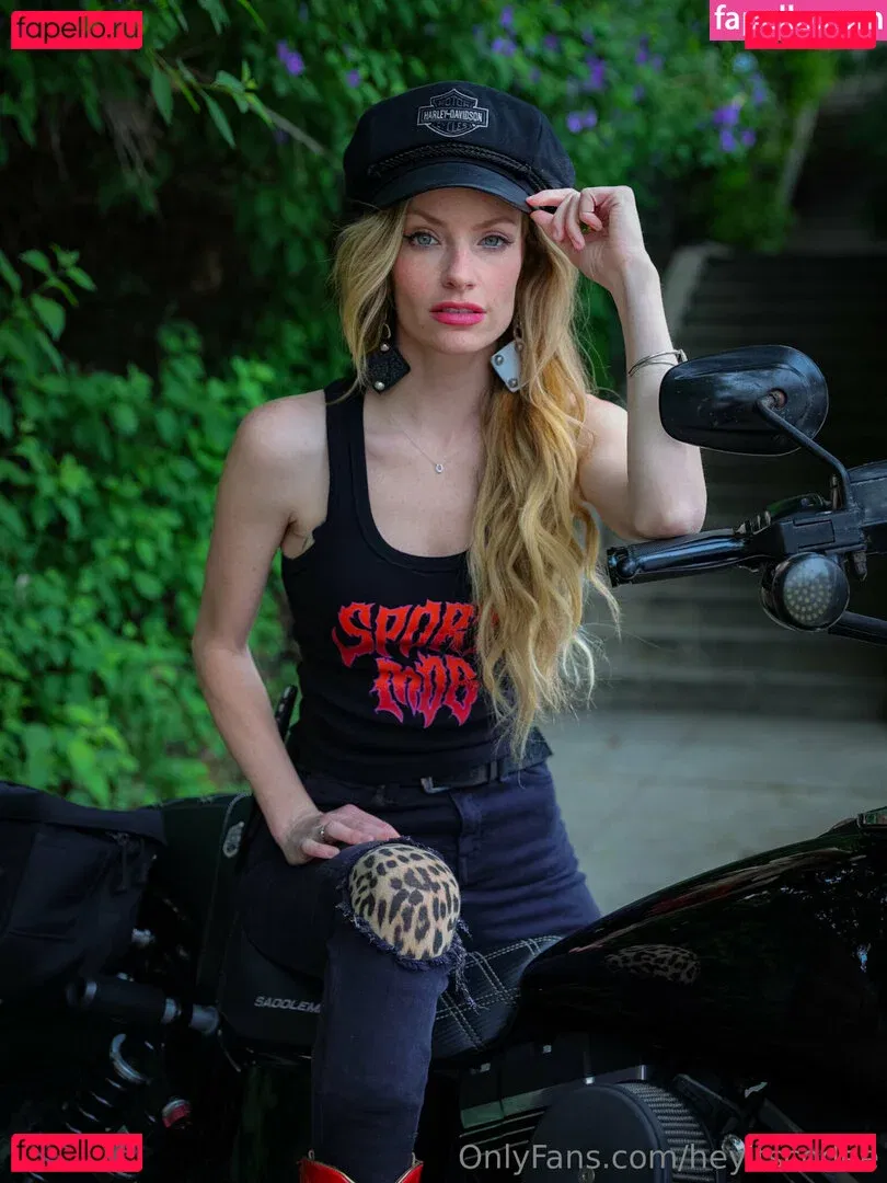 heyitscodee Onlyfans Photo Gallery 