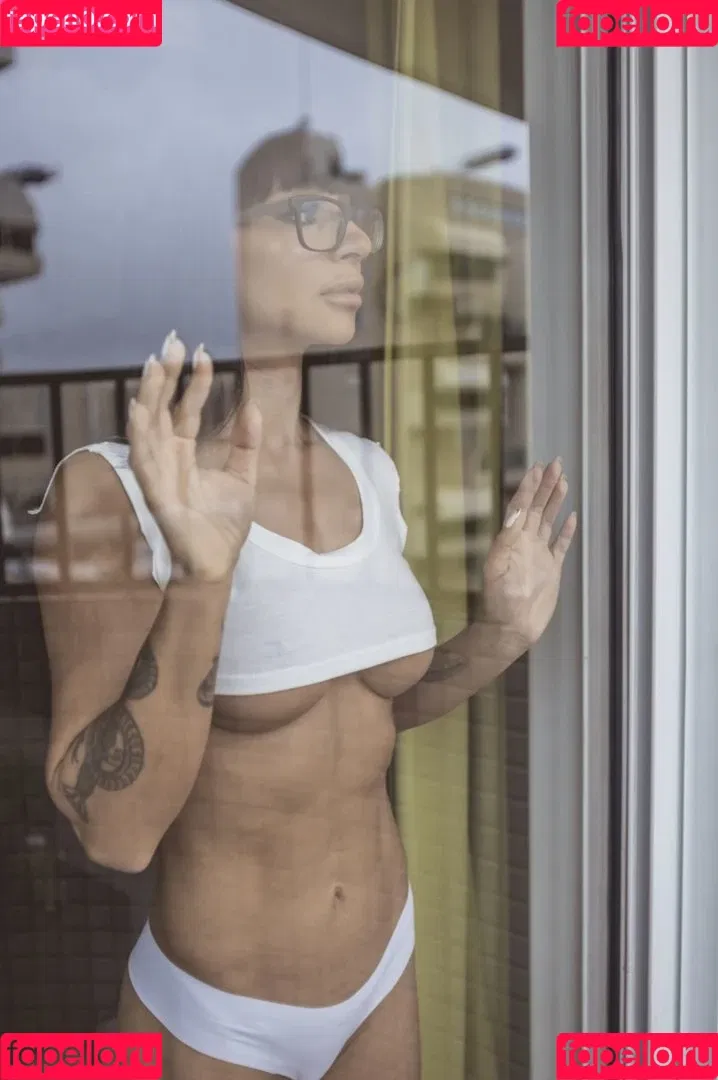 Yuli Giller Onlyfans Photo Gallery 
