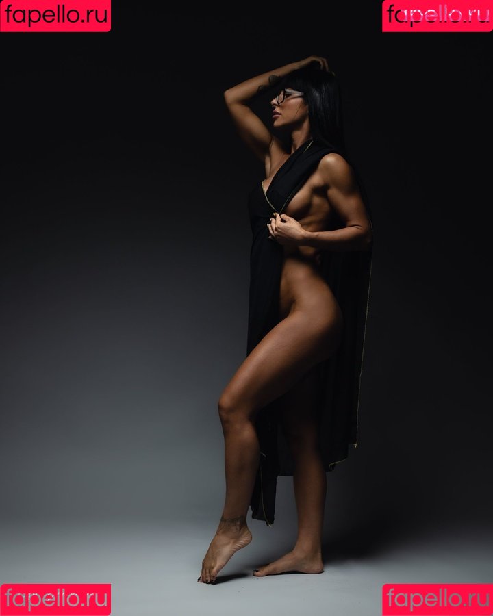 Yuli Giller Onlyfans Photo Gallery 