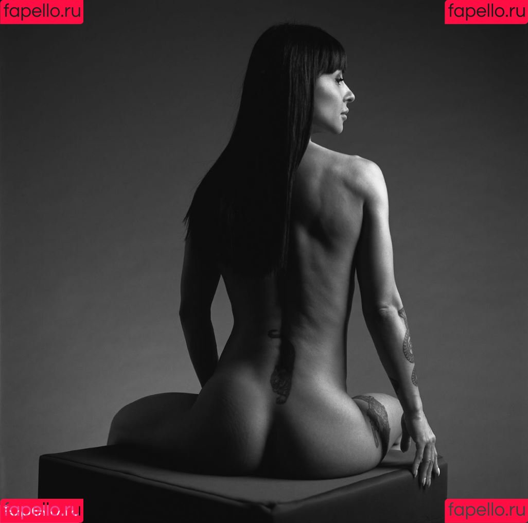 Yuli Giller Onlyfans Photo Gallery 