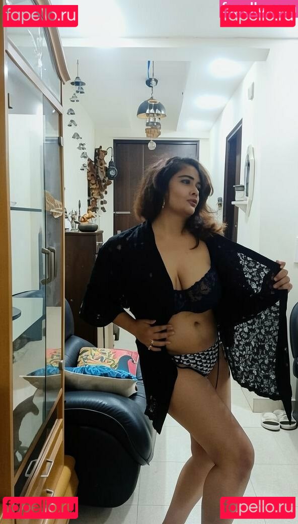 Kiran Rathore Nude Onlyfans Photo 5