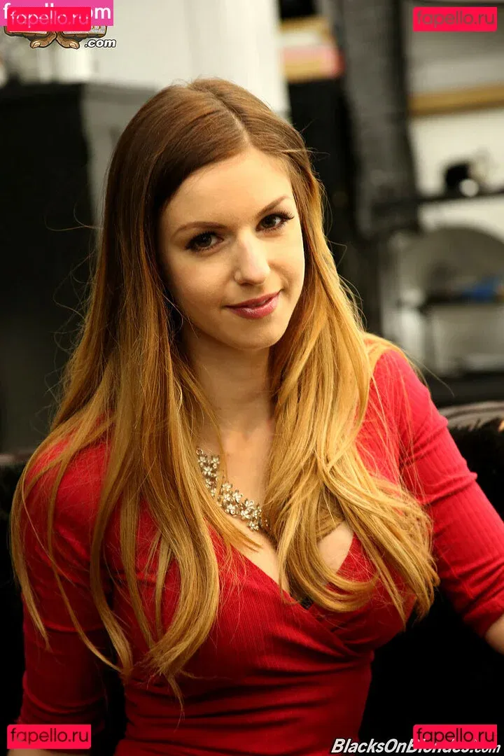 Stella Cox Onlyfans Photo Gallery 