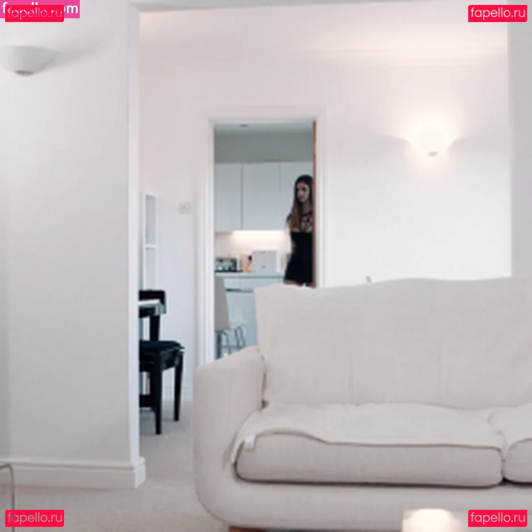 Stella Cox Onlyfans Photo Gallery 