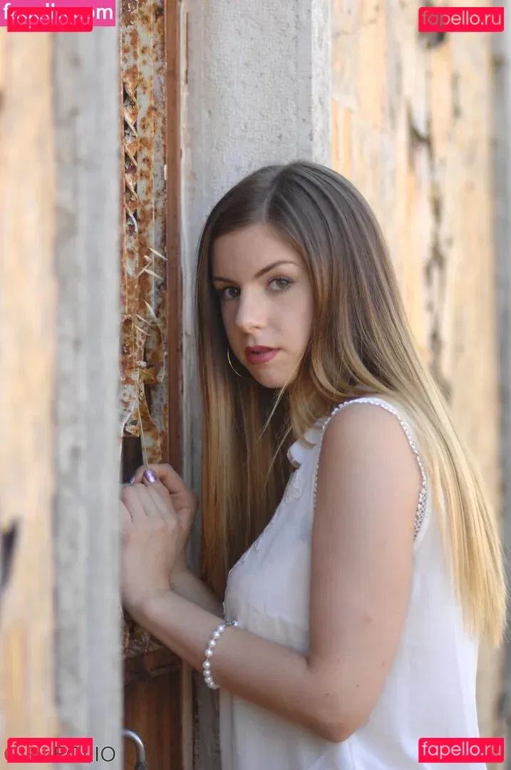 Stella Cox Onlyfans Photo Gallery 