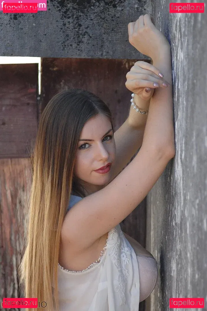 Stella Cox Onlyfans Photo Gallery 