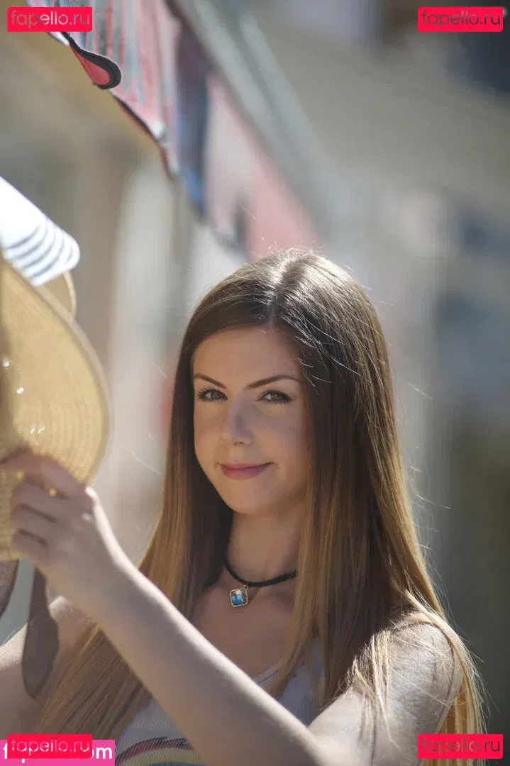 Stella Cox Onlyfans Photo Gallery 