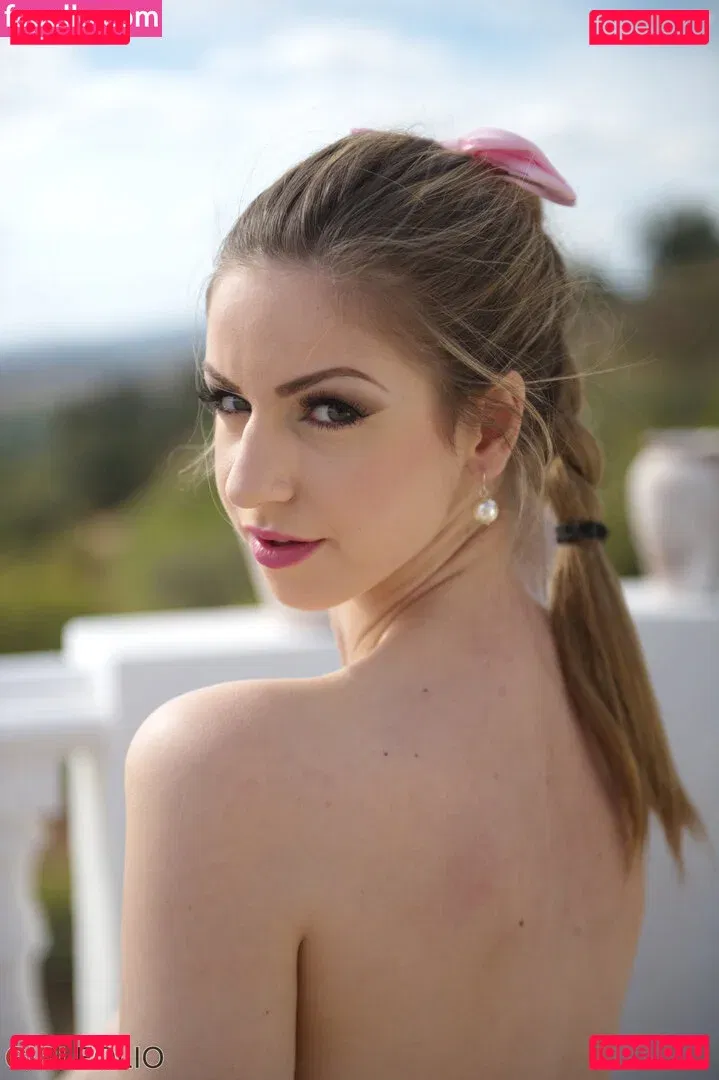 Stella Cox Onlyfans Photo Gallery 
