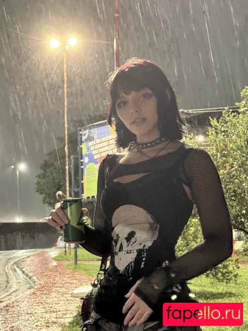 Aveline Nude Onlyfans Photo 4