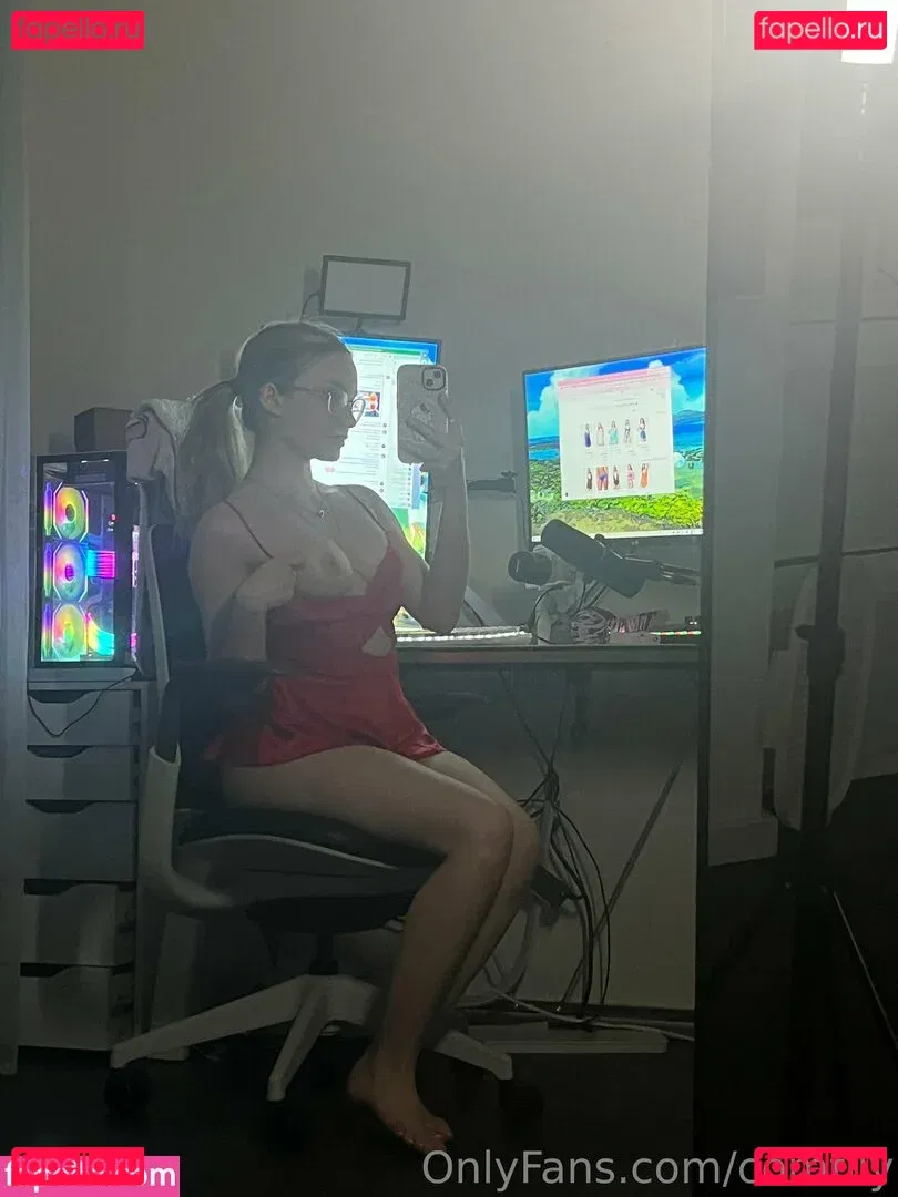 Comflly Onlyfans Photo Gallery 