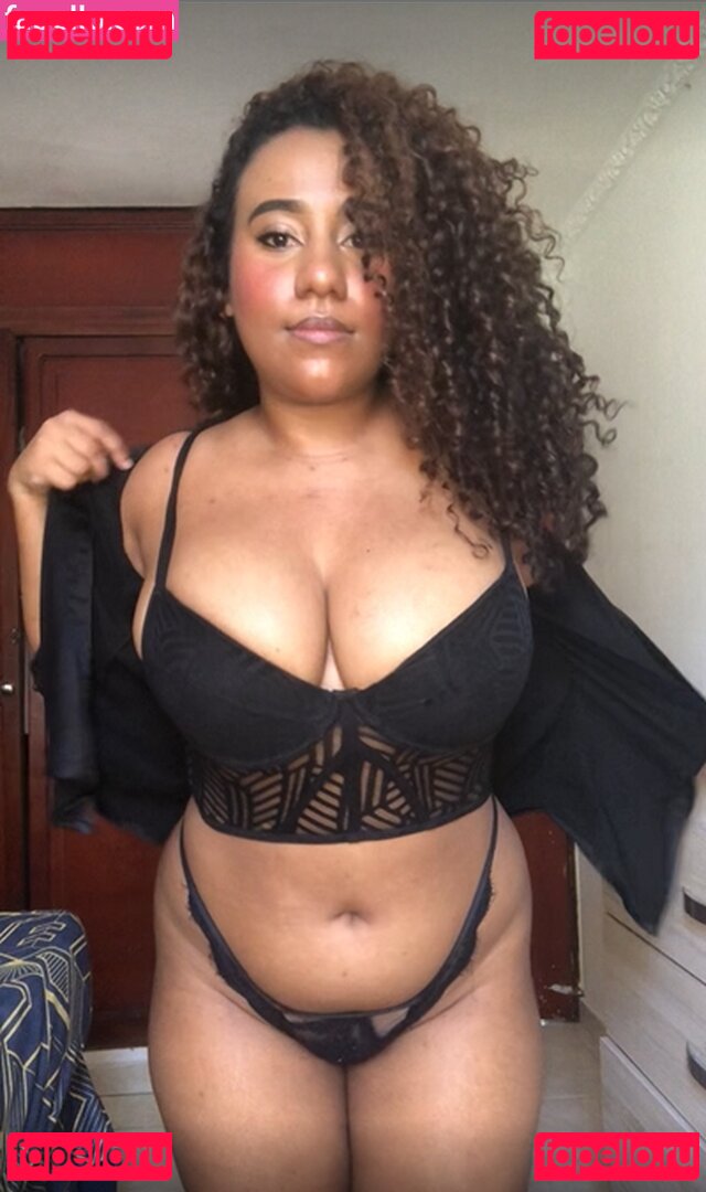 Ria Bellezza Nude Onlyfans Photo 17