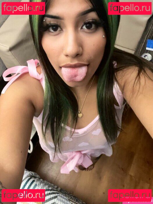 throatpiequeenn Nude Onlyfans Photo 12