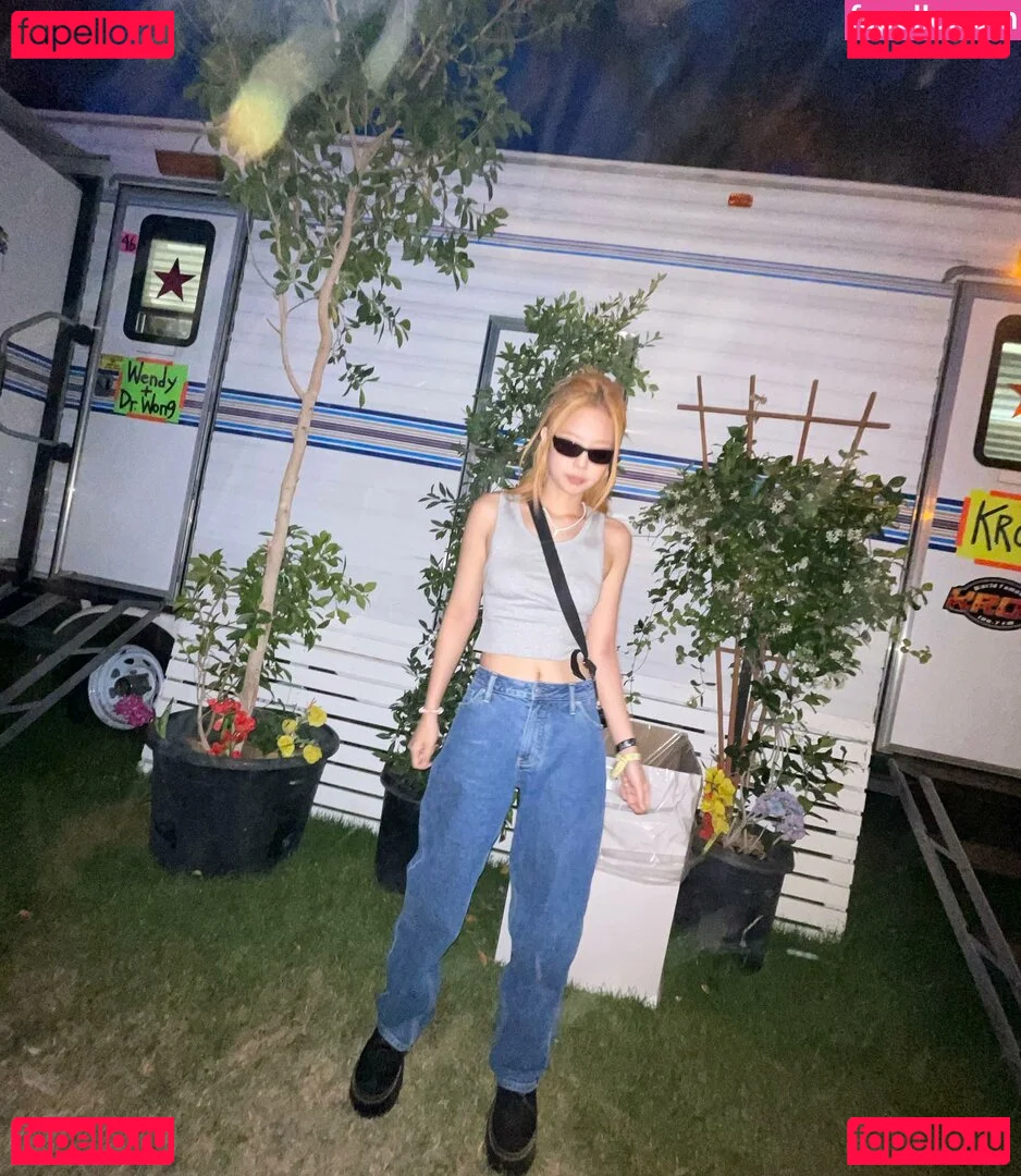 Jennie | BLΛƆKPIИK Onlyfans Photo Gallery 