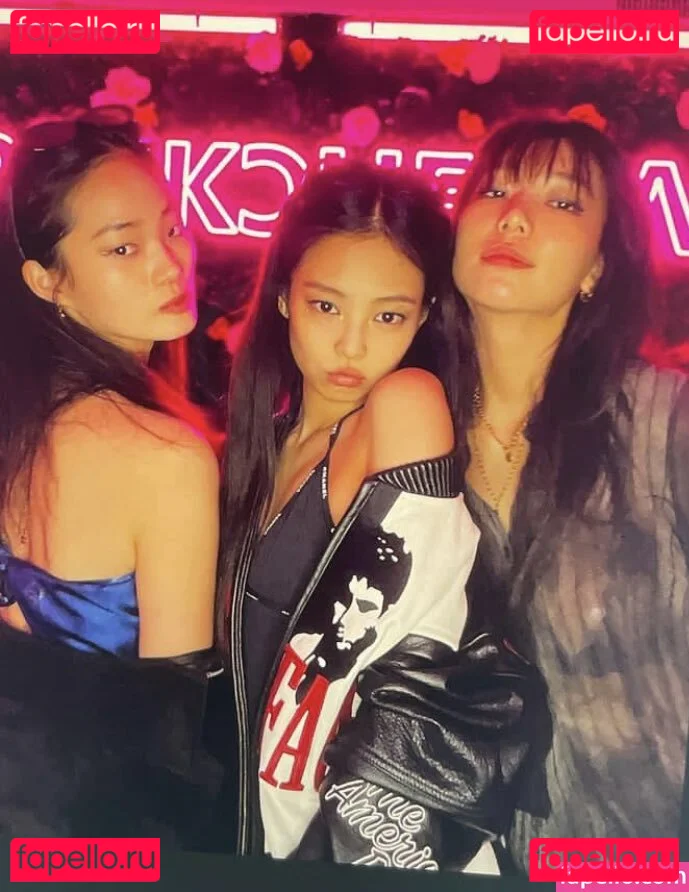 Jennie | BLΛƆKPIИK Onlyfans Photo Gallery 