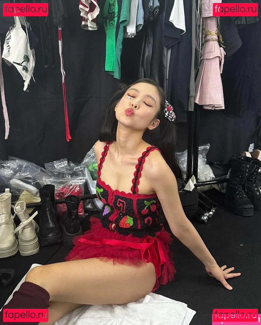 Jennie | BLΛƆKPIИK Onlyfans Photo Gallery 