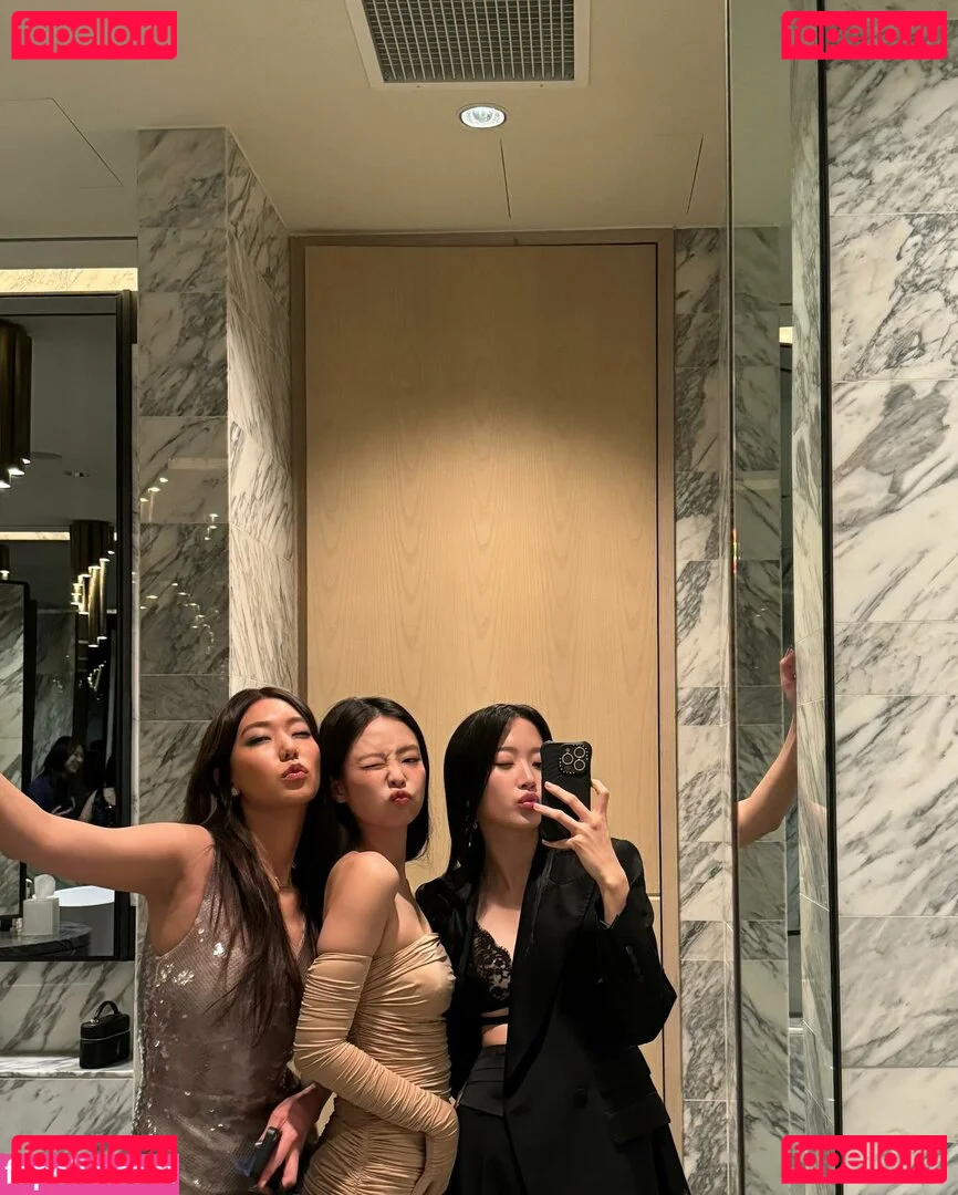 Jennie | BLΛƆKPIИK Onlyfans Photo Gallery 