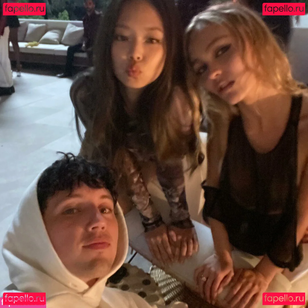 Jennie | BLΛƆKPIИK Onlyfans Photo Gallery 