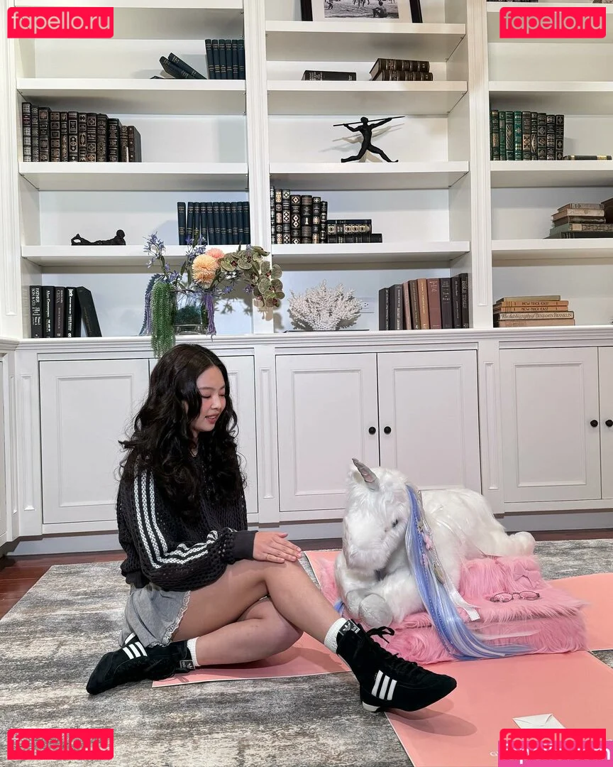 Jennie | BLΛƆKPIИK Onlyfans Photo Gallery 