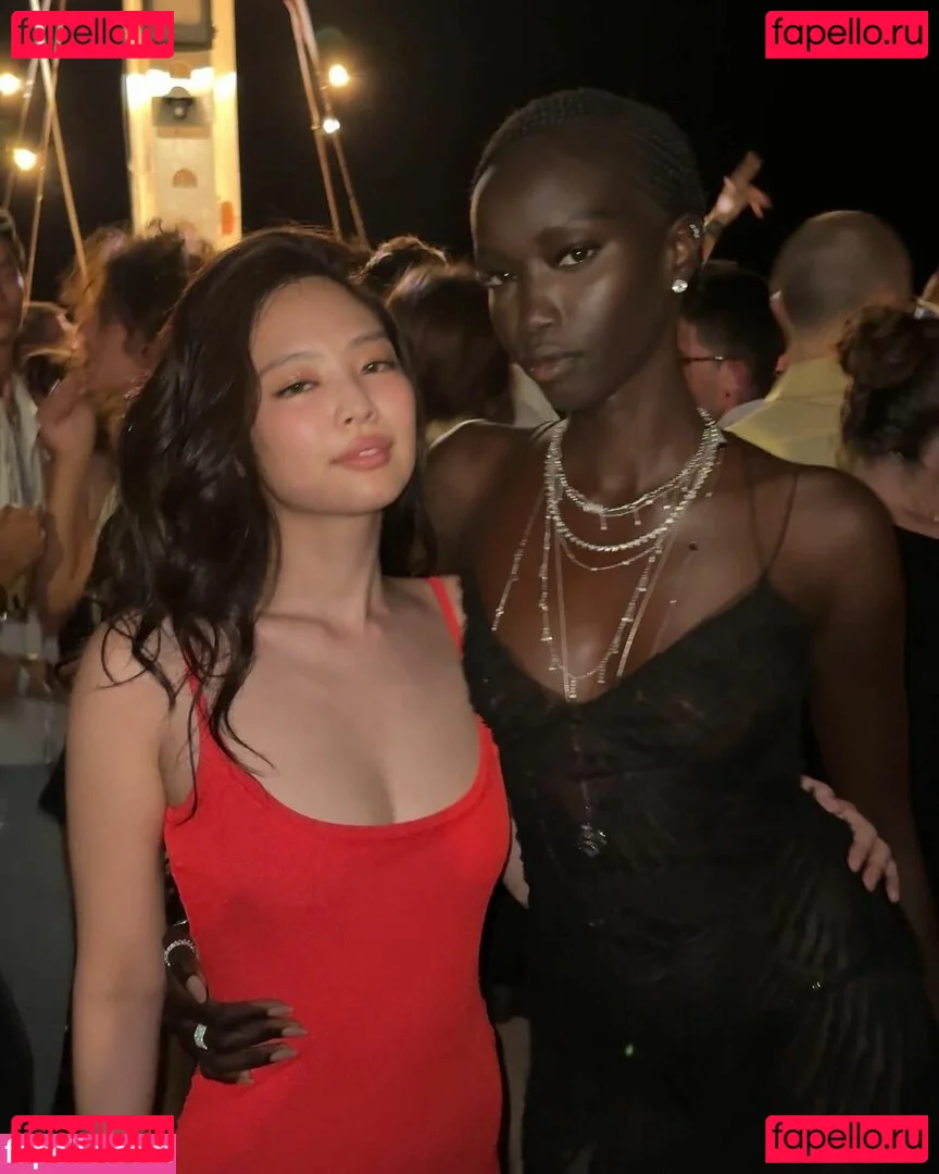 Jennie | BLΛƆKPIИK Onlyfans Photo Gallery 