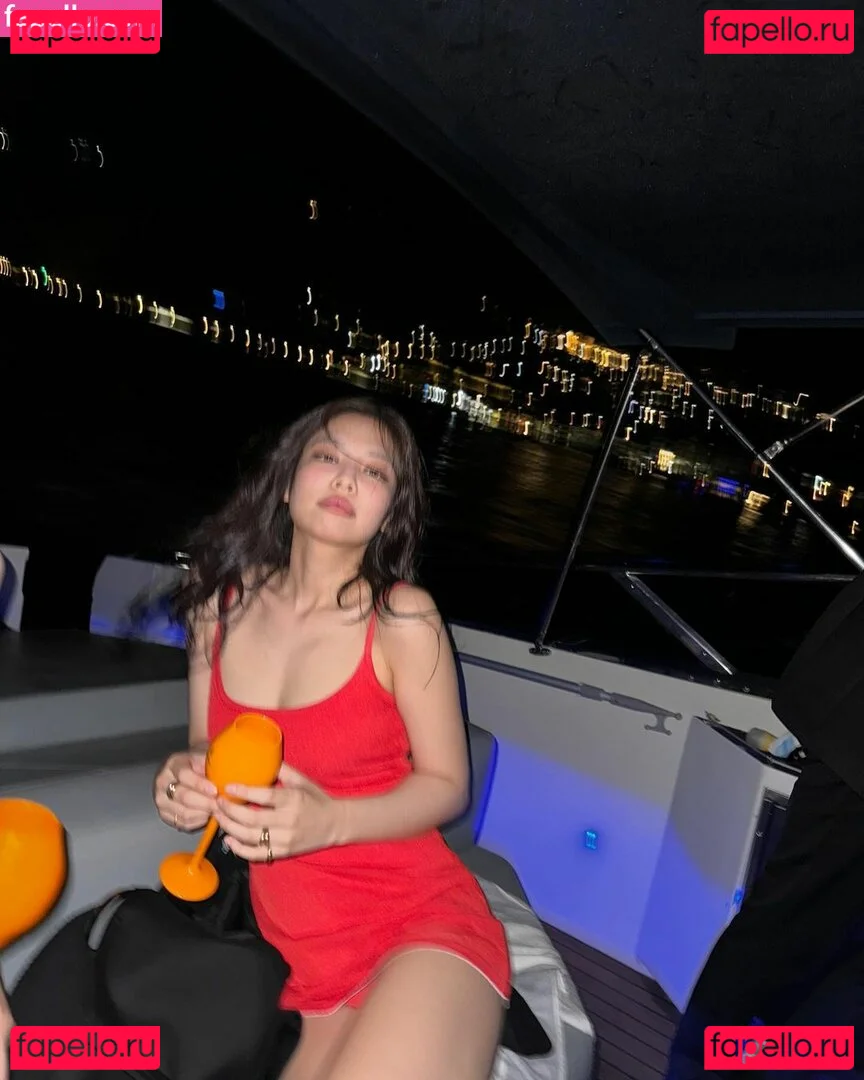 Jennie | BLΛƆKPIИK Onlyfans Photo Gallery 